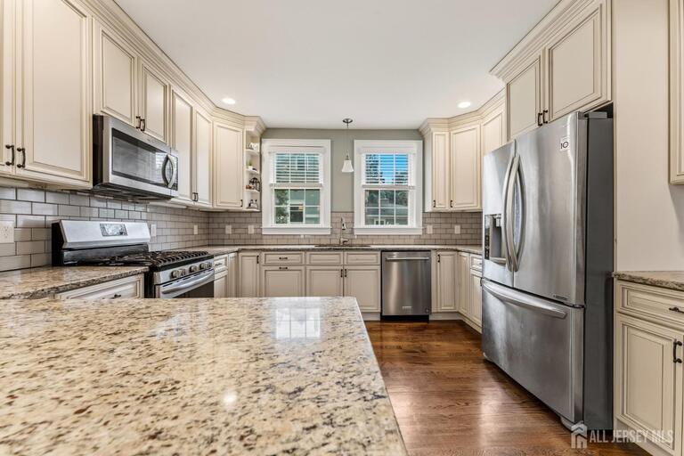 Photo 14 of 420 Mountainview Terrace, Dunellen NJ 08812, Dunellen, NJ