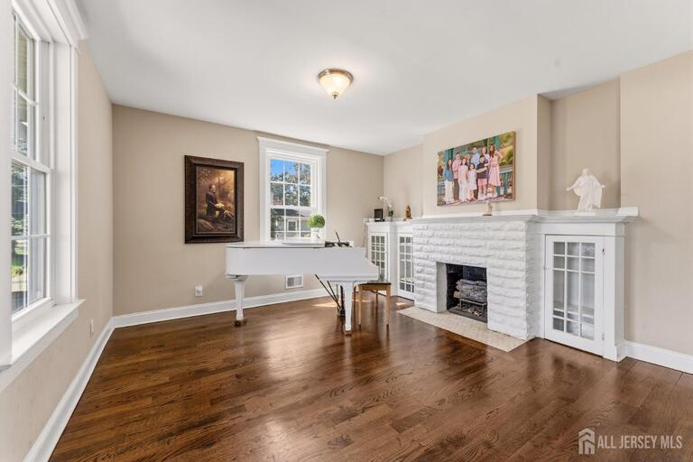 Photo 6 of 420 Mountainview Terrace, Dunellen NJ 08812, Dunellen, NJ