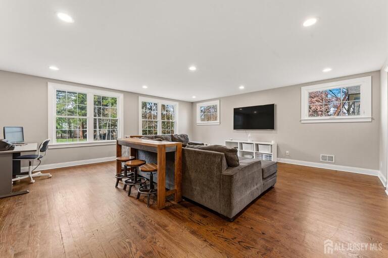 Photo 24 of 420 Mountainview Terrace, Dunellen NJ 08812, Dunellen, NJ