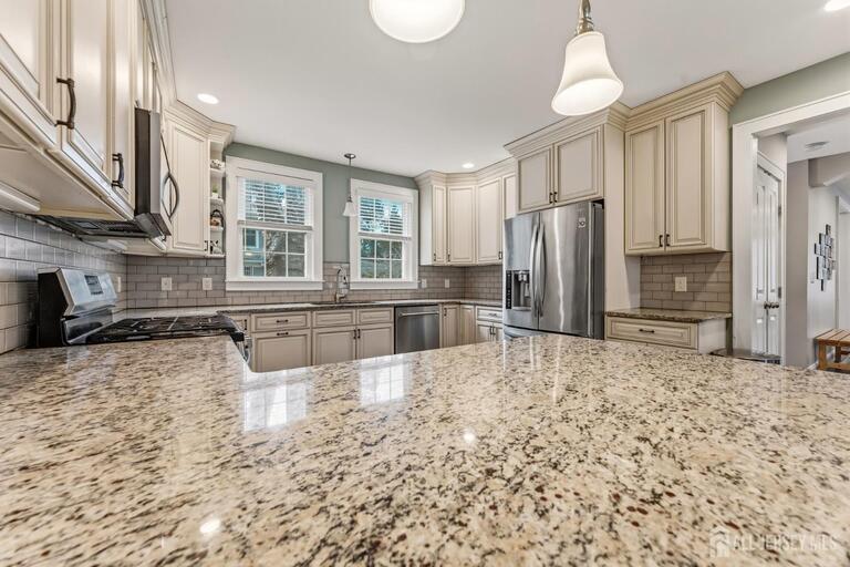 Photo 15 of 420 Mountainview Terrace, Dunellen NJ 08812, Dunellen, NJ