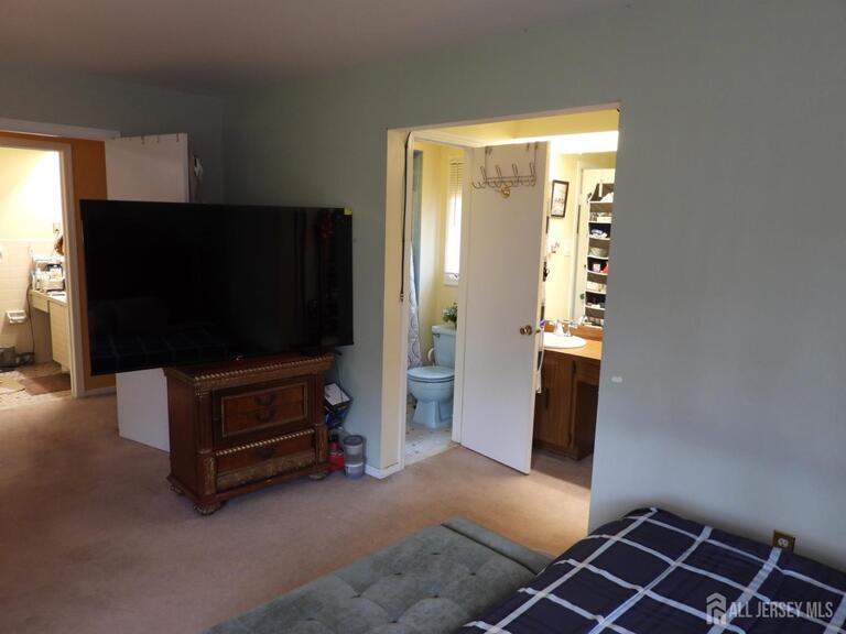 Photo 9 of 41 Riverbend Drive, North Brunswick NJ 08902, North Brunswick, NJ