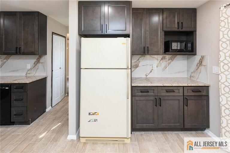 Photo 4 of 10 Eardley Road, Edison NJ 08817, Edison, NJ