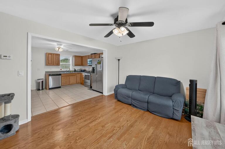 Photo 4 of 907 Harris Avenue, Union Beach NJ 07735, Union Beach, NJ