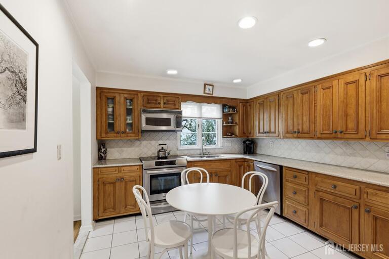 Photo 11 of 471 Lincoln Avenue, Highland Park NJ 08904, Highland Park, NJ