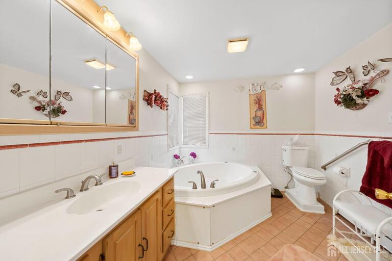 Photo 11 of 932 Beatrice Parkway, Edison NJ 08820, Edison, NJ