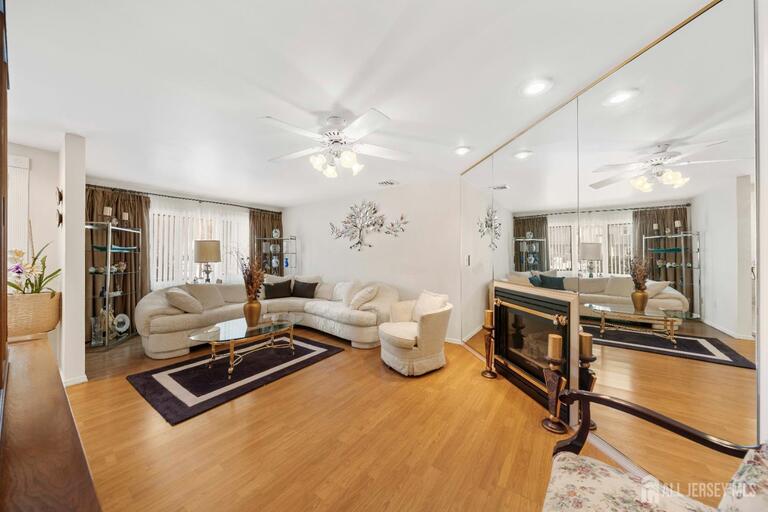 Photo 4 of 932 Beatrice Parkway, Edison NJ 08820, Edison, NJ