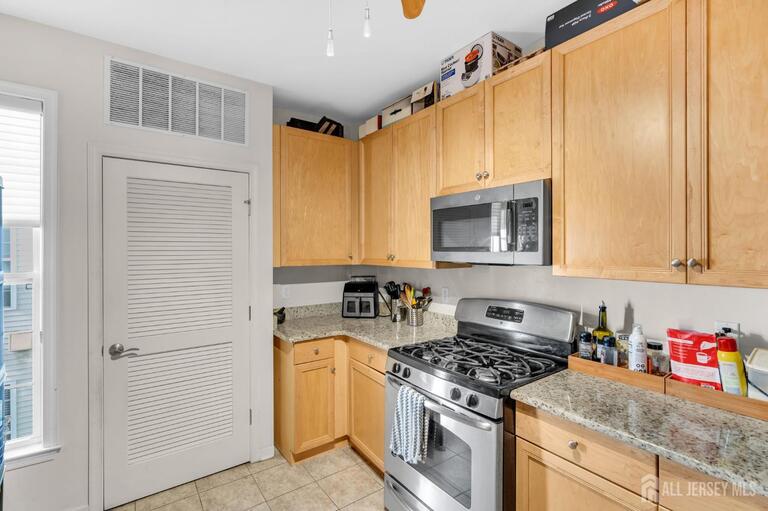 Photo 8 of 200 E Dey Street # 217, Harrison NJ 07029, Harrison, NJ
