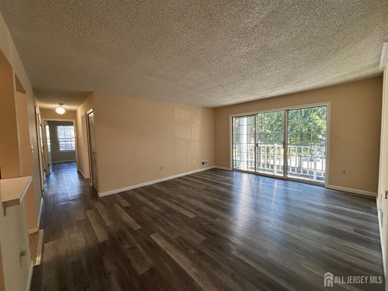 Photo 6 of 279 Kempsey Drive, North Brunswick NJ 08902, North Brunswick, NJ