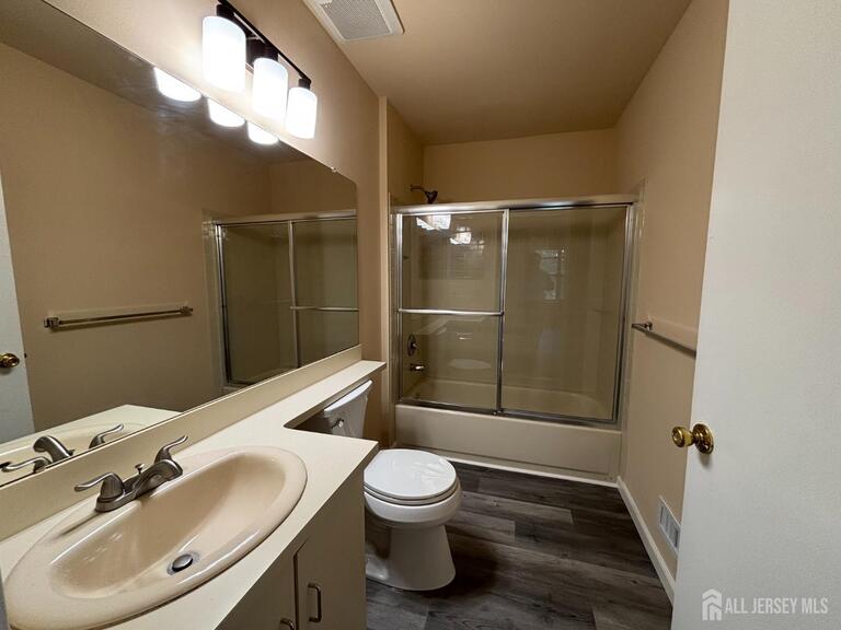 Photo 11 of 279 Kempsey Drive, North Brunswick NJ 08902, North Brunswick, NJ
