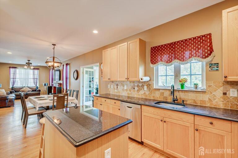 Photo 7 of 103 Timberhill Drive, Franklin Twsp NJ 08823, Franklin Twsp, NJ