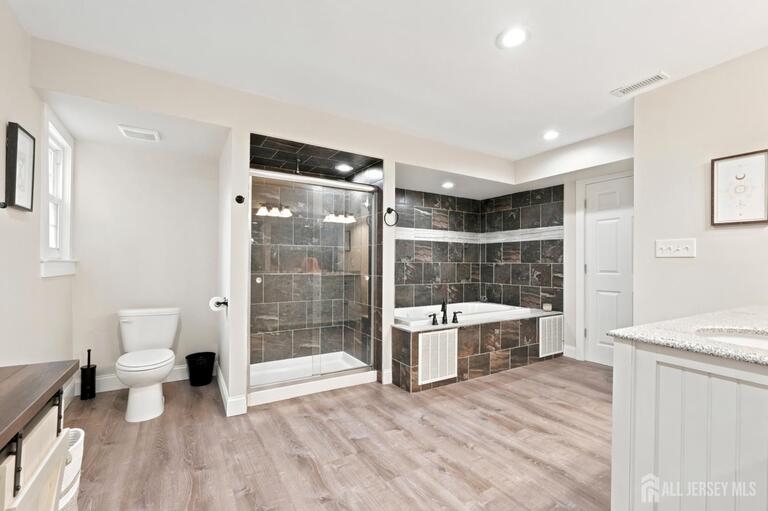 Photo 15 of 176 N Broadway Street, South Amboy NJ 08879, South Amboy, NJ