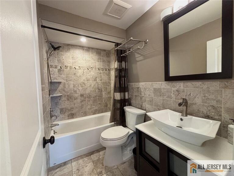 Photo 10 of 8 Tanglewood Lane, Colonia NJ 07067, Colonia, NJ