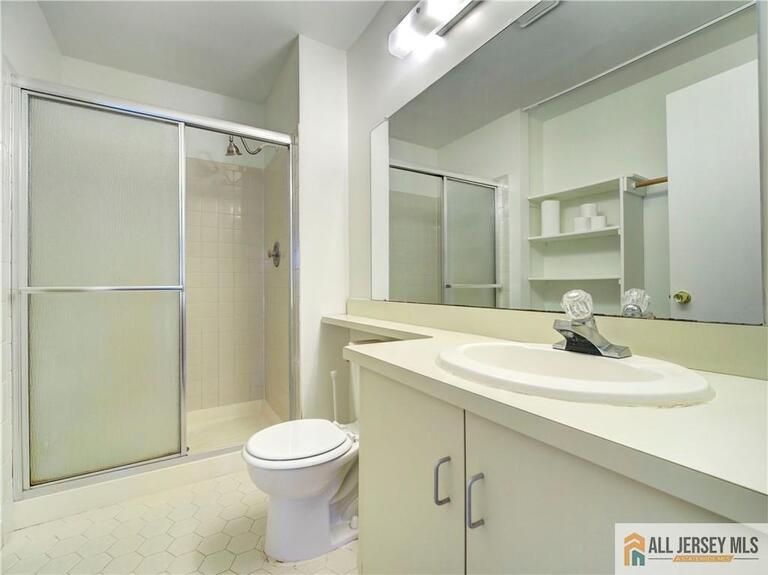 Photo 11 of 81 Canterbury Court, Piscataway NJ 08854, Piscataway, NJ
