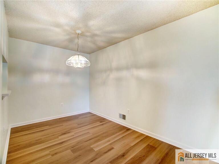 Photo 5 of 81 Canterbury Court, Piscataway NJ 08854, Piscataway, NJ