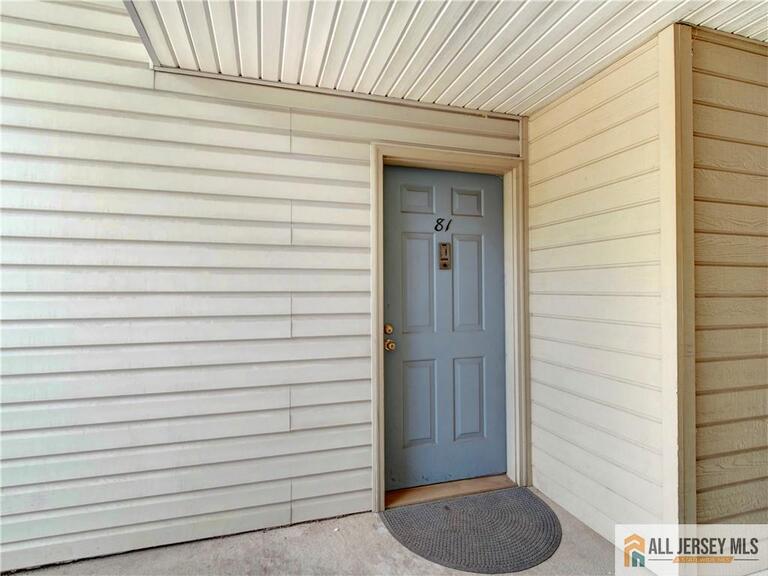 Photo 3 of 81 Canterbury Court, Piscataway NJ 08854, Piscataway, NJ
