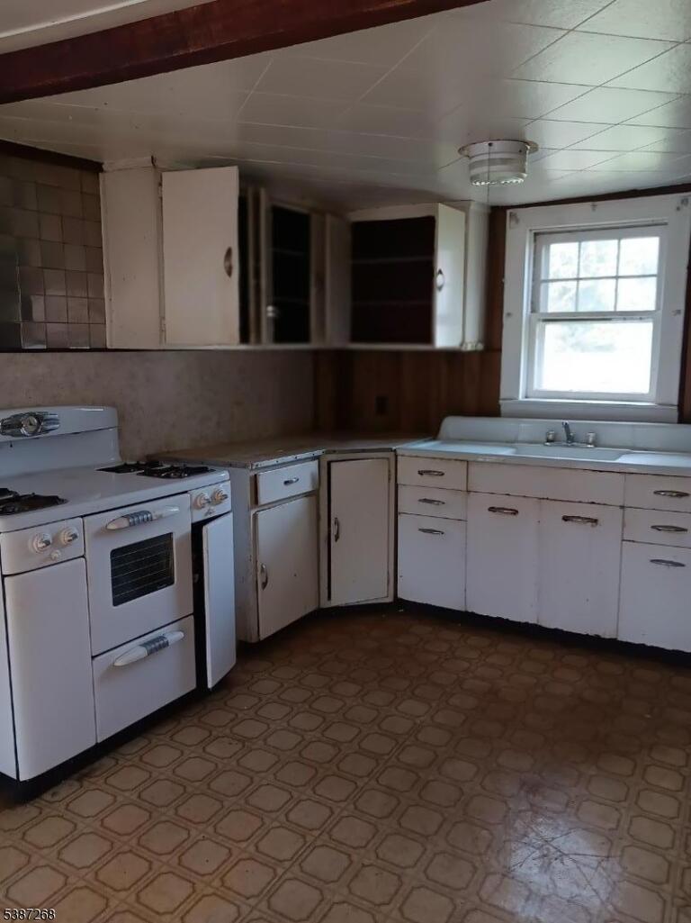 Property listing MLS 3989542 photo 2