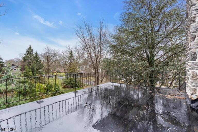 Property listing MLS 4018002 photo 41