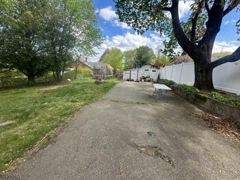 Property listing MLS 4018621 photo 2