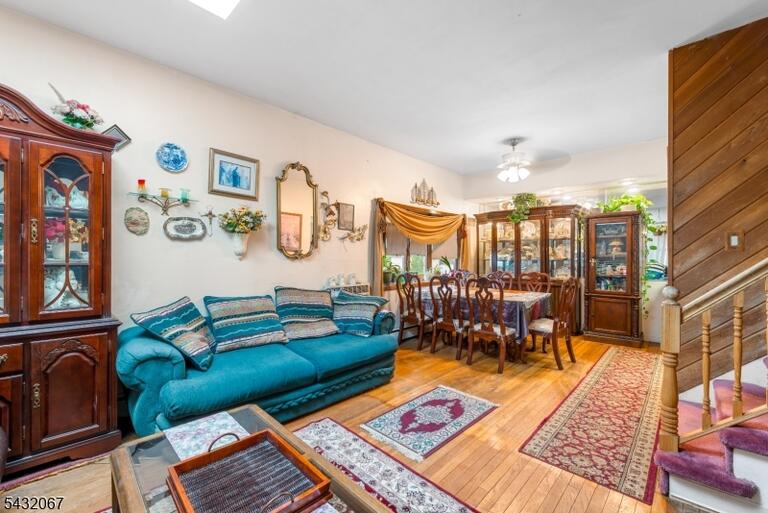 Property listing MLS 4027660 photo 3