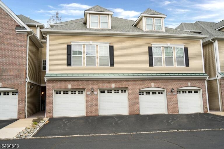 Property listing MLS 4027863 photo 1