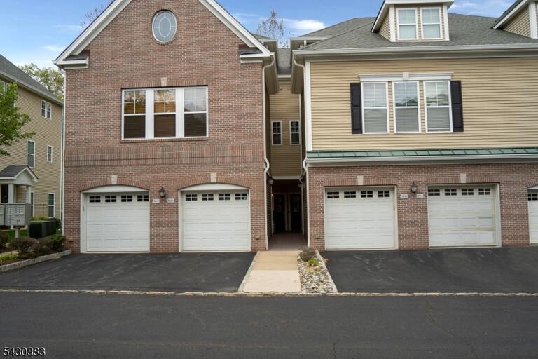 Property listing MLS 4027863 photo 2