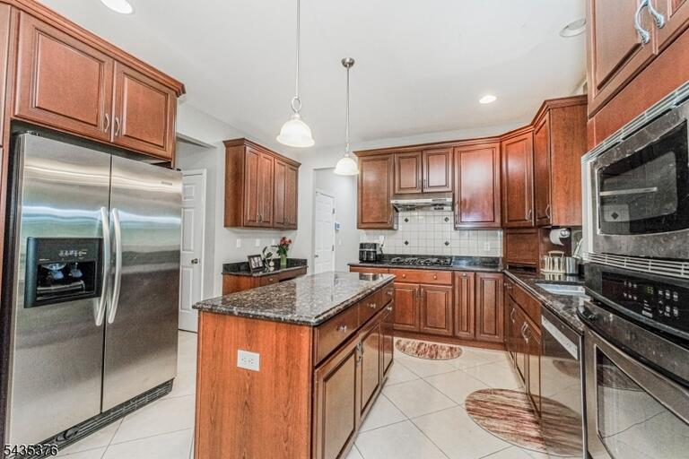 Property listing MLS 4030542 photo 23