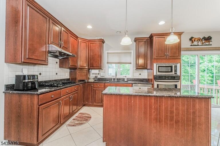 Property listing MLS 4030542 photo 24