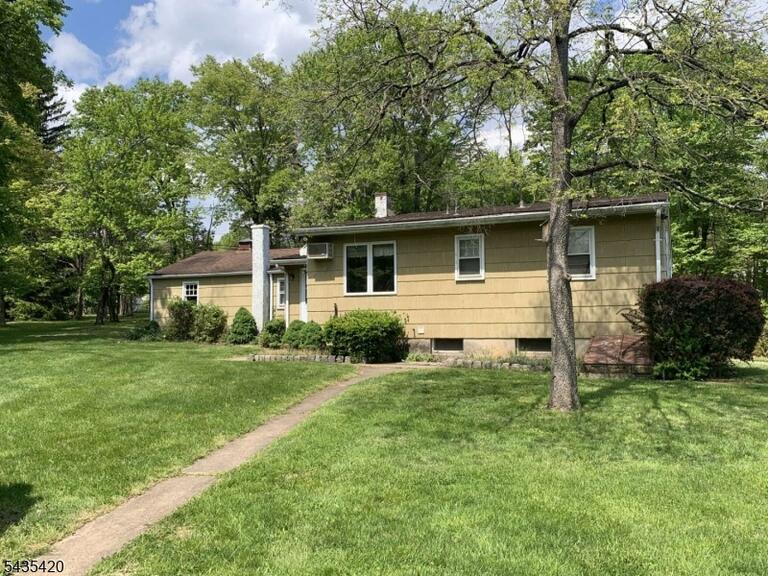 Property listing MLS 4030595 photo 3