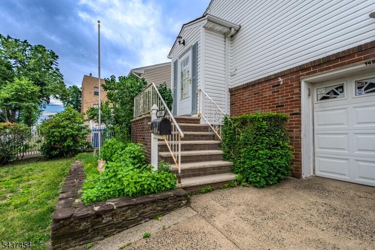 Property listing MLS 4032452 photo 4