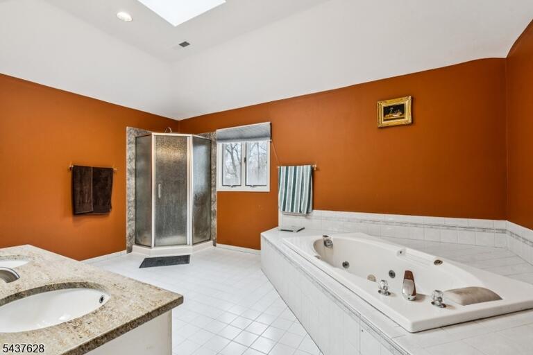 Property listing MLS 4032588 photo 13