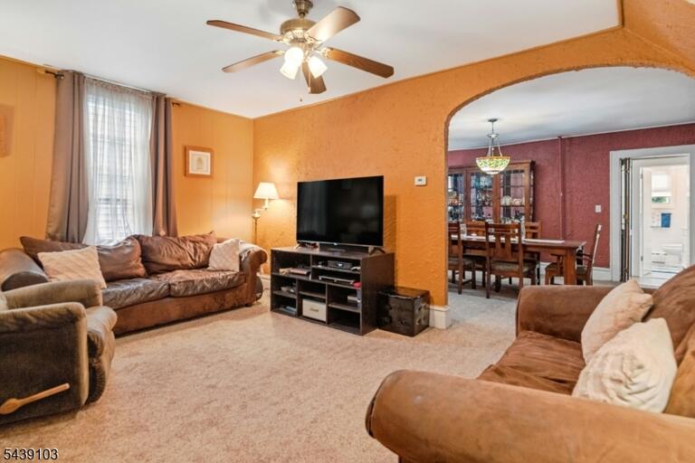 Property listing MLS 4033915 photo 5