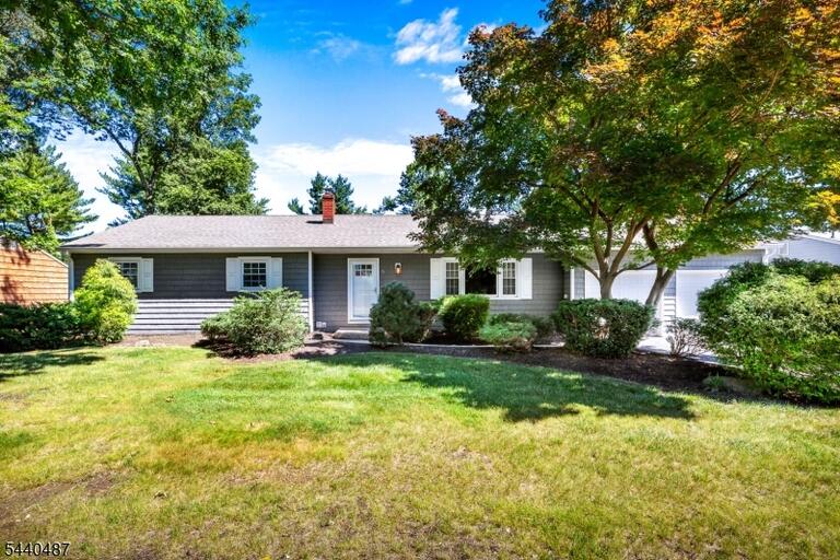 Property listing MLS 4035044 photo 1