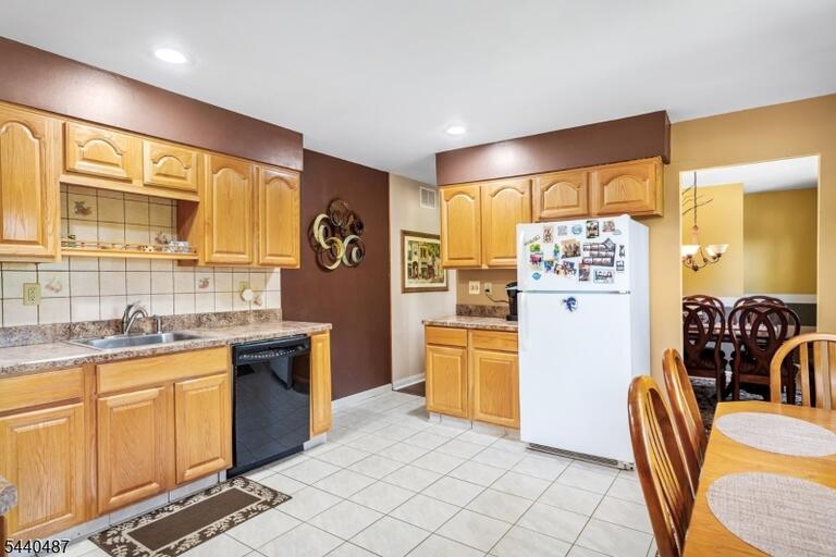 Property listing MLS 4035044 photo 10