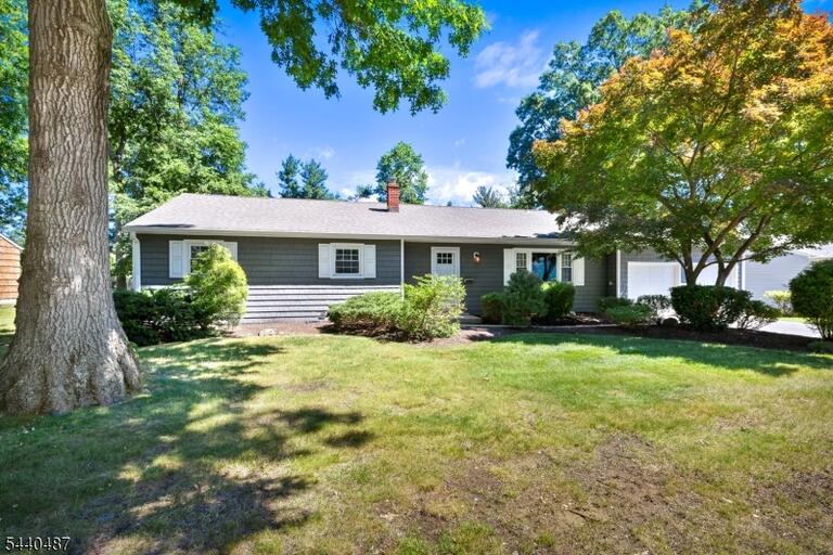 Property listing MLS 4035044 photo 2