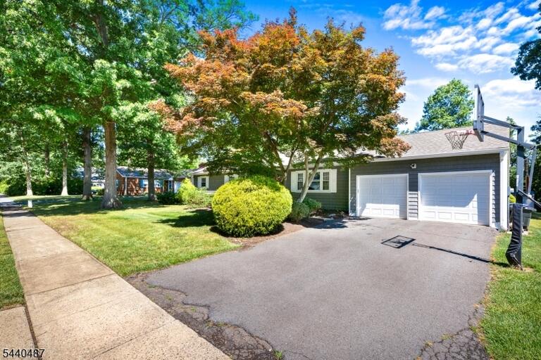 Property listing MLS 4035044 photo 3