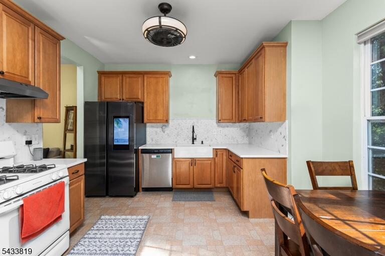 Property listing MLS 4035153 photo 11