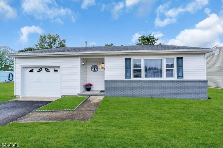 Property listing MLS 4035758 photo 2