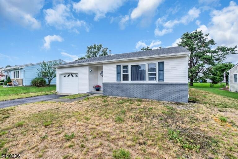 Property listing MLS 4035758 photo 37