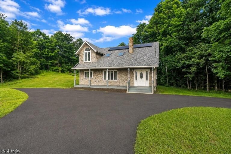 Property listing MLS 4035994 photo 1