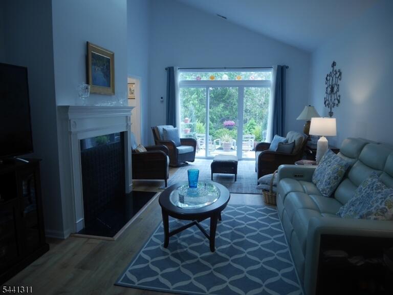 Property listing MLS 4035998 photo 14