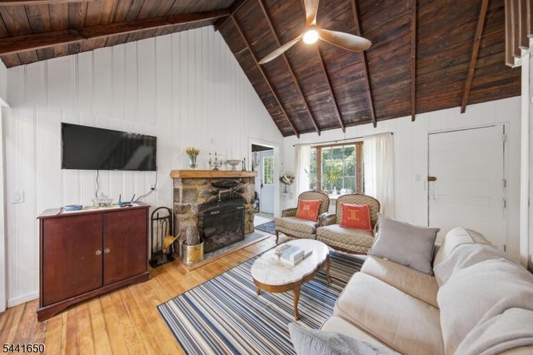 Property listing MLS 4036119 photo 17
