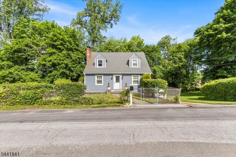 Property listing MLS 4036857 photo 3