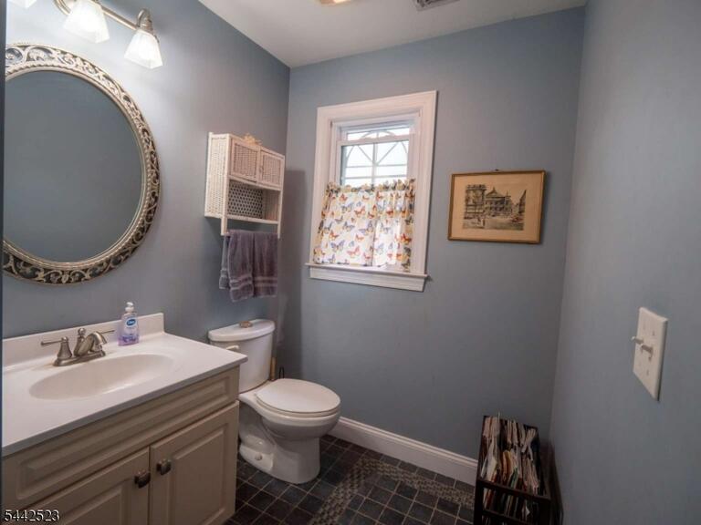 Property listing MLS 4036986 photo 11