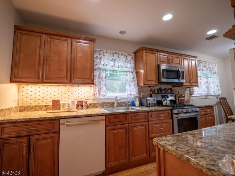 Property listing MLS 4036986 photo 8