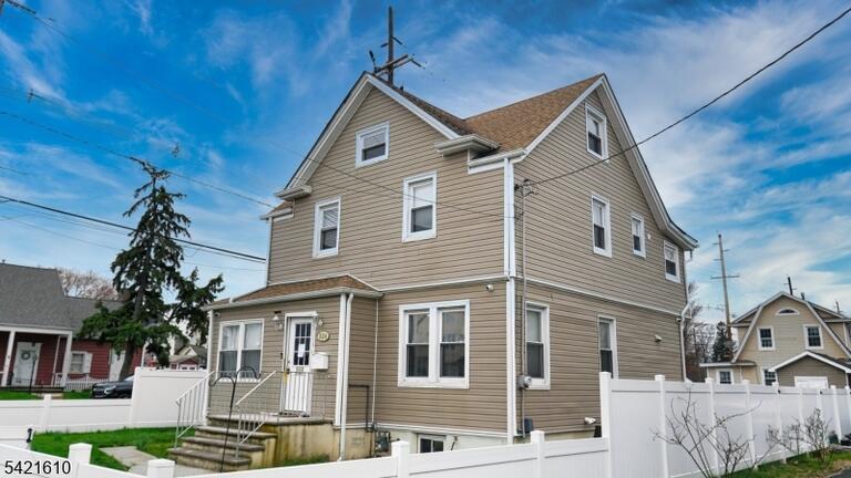 Property listing MLS 4037772 photo 1