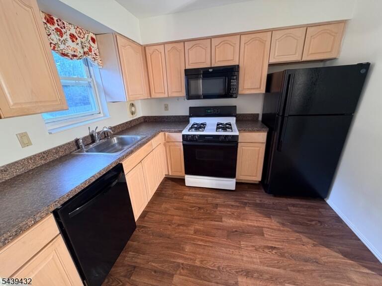 Property listing MLS 4038863 photo 2