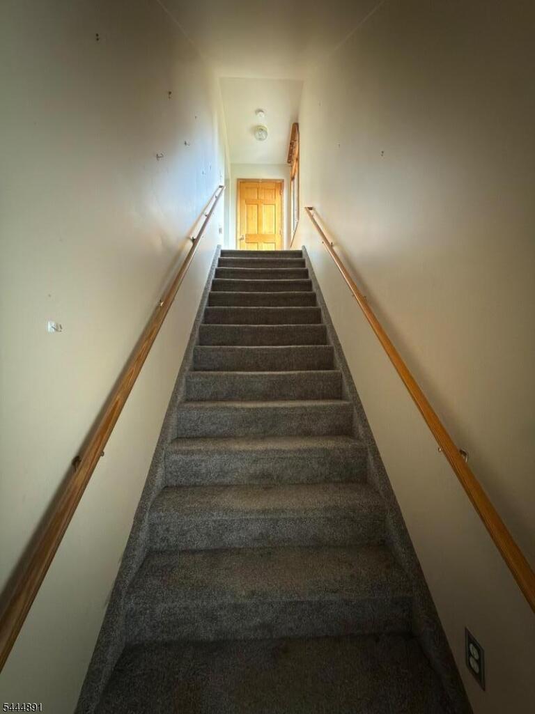 Property listing MLS 4038996 photo 8