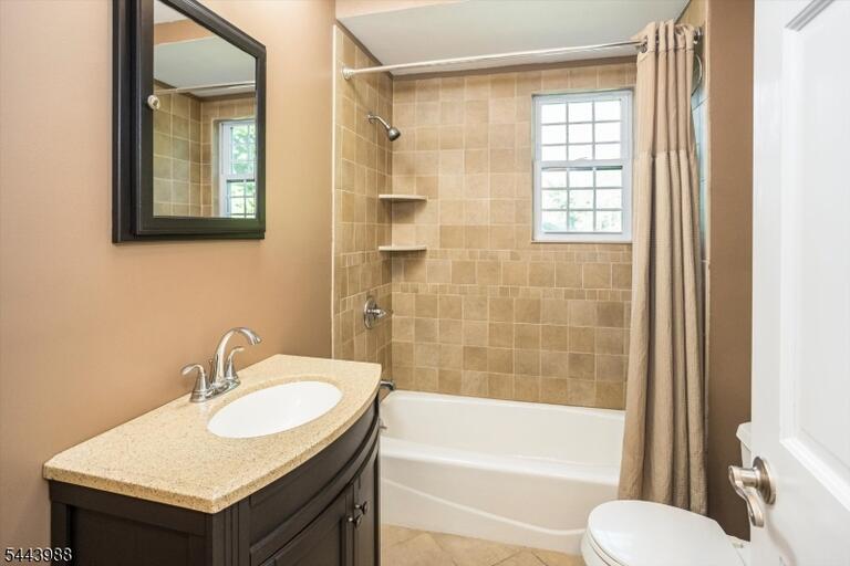 Property listing MLS 4039850 photo 20