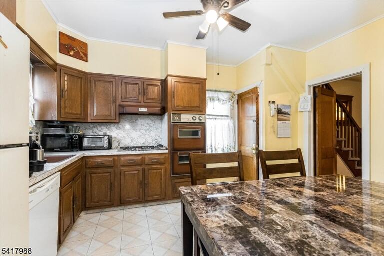 Property listing MLS 4040293 photo 14