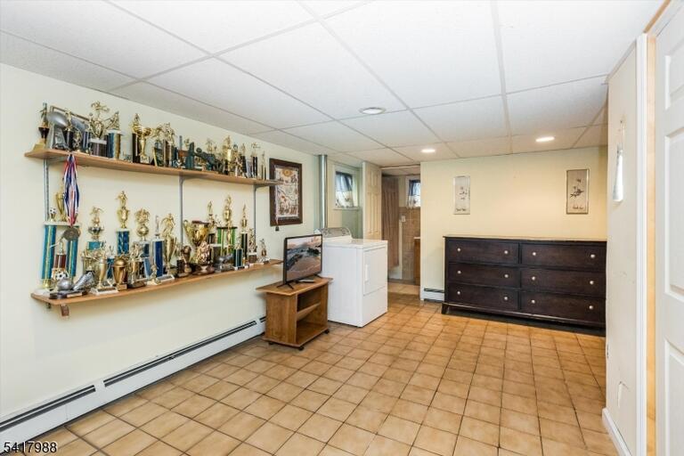 Property listing MLS 4040293 photo 24